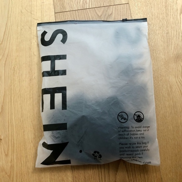 SHEIN BLACK LACE CRISSCROSS BACK TEE -  M - Picture 12 of 12